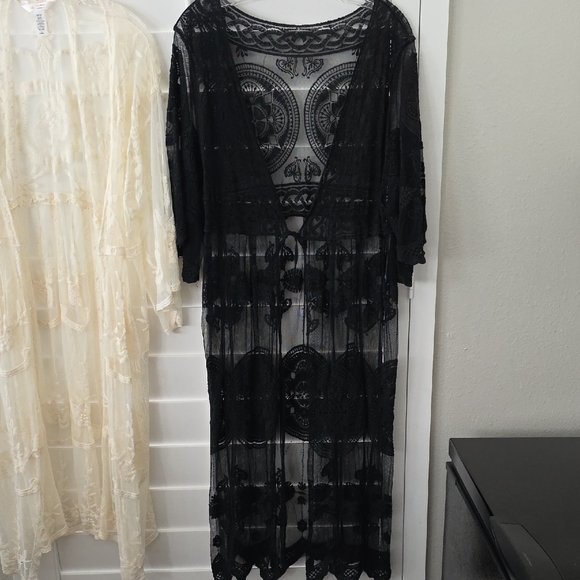 LC Lauren Conrad Cream Lace Mesh Top - Picture 2 of 8